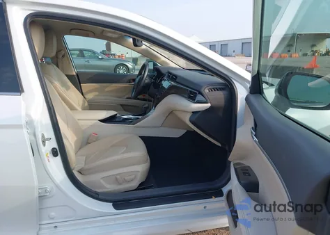 2019 Toyota Camry Xle z USA, uszkodzony, nr VIN 4T1B11HK3KU738481